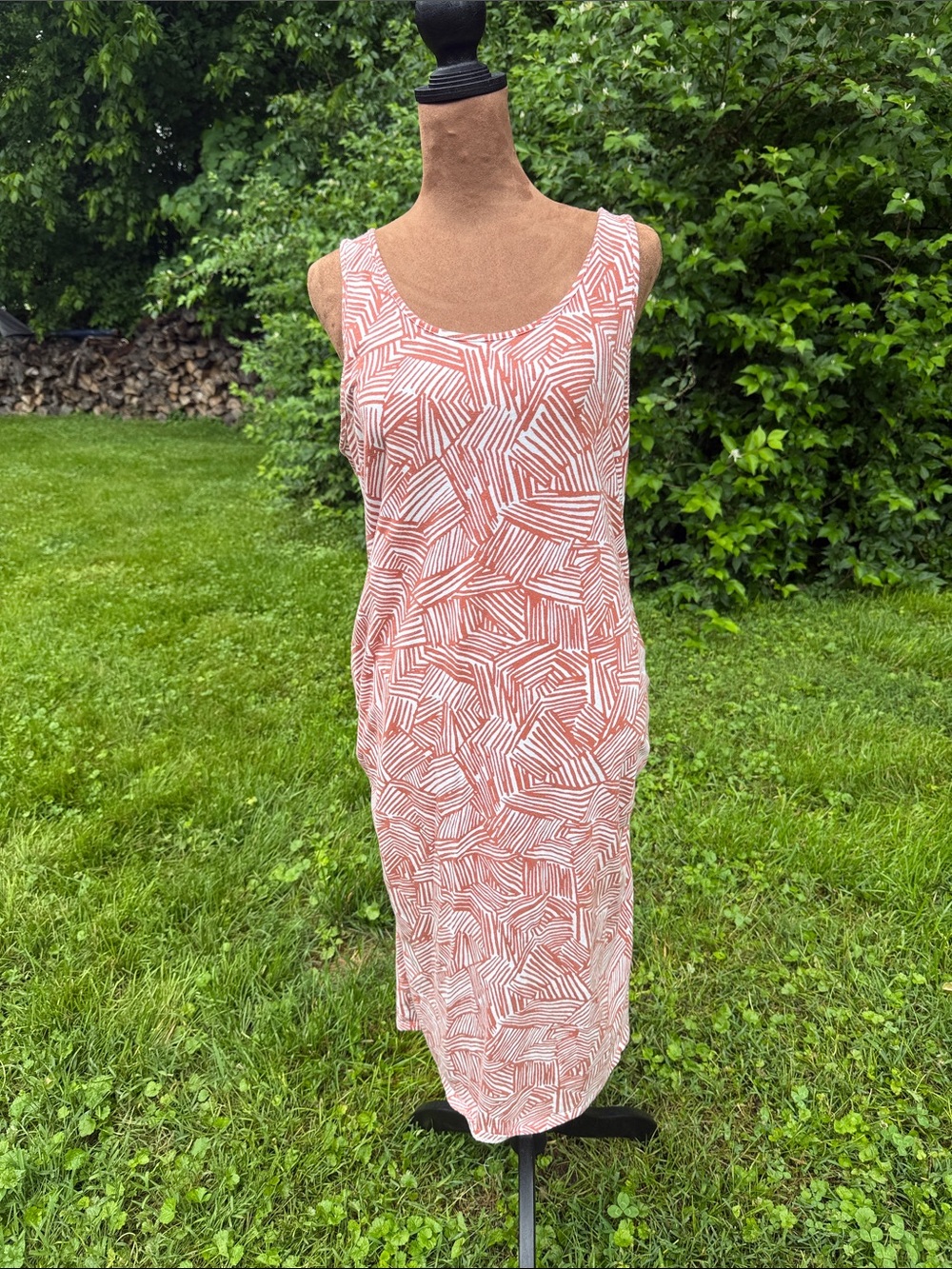 Sleeveless Geo Print Midi Dress in Coral and White